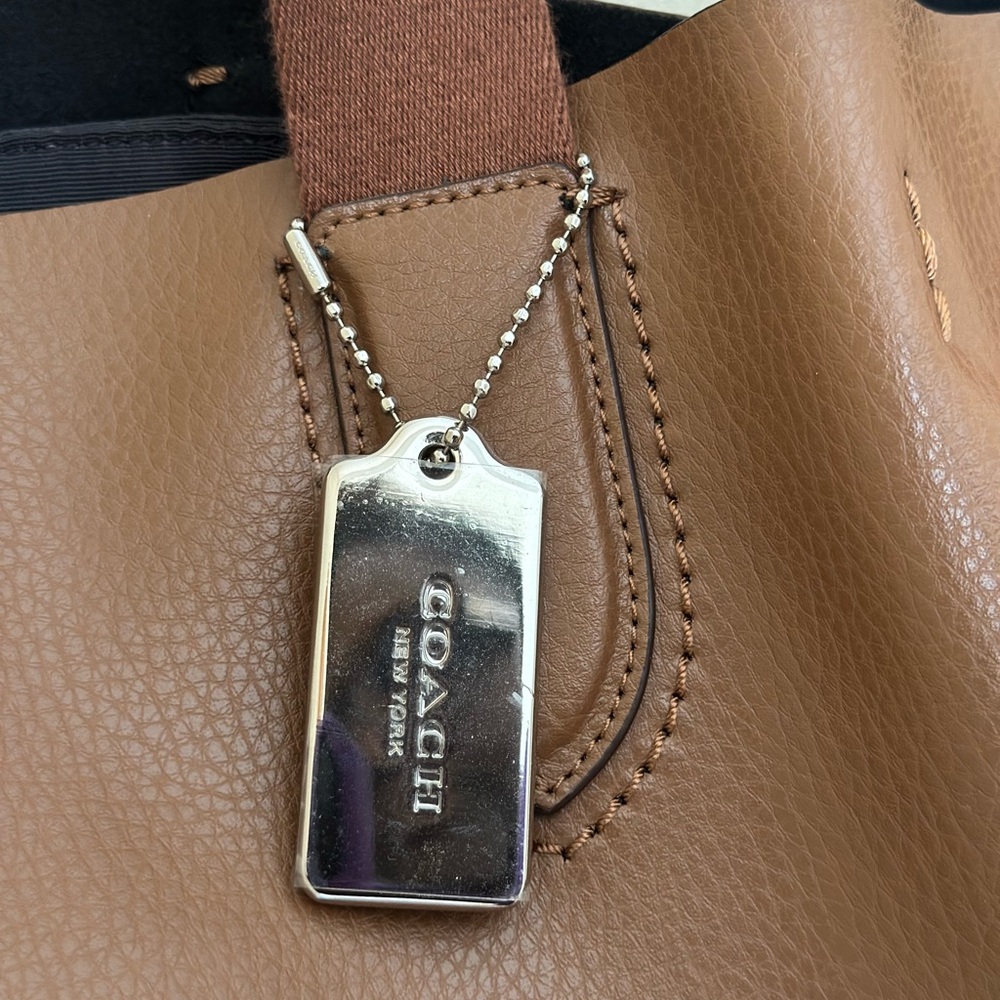 Authentic Coach Brown Leather Tote Bag - Picture 4 of 8